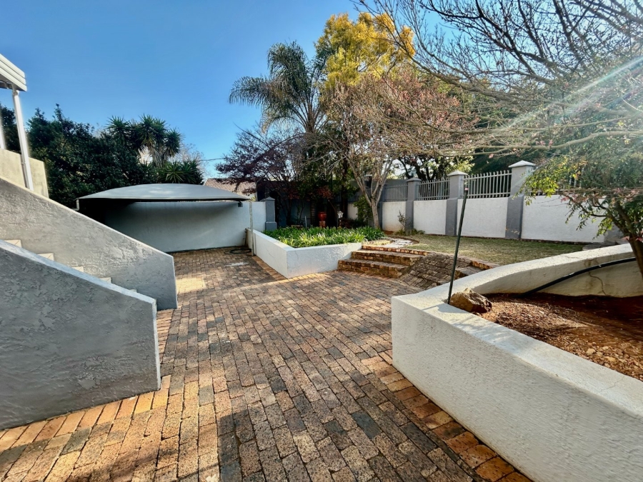 6 Bedroom Property for Sale in Schoemansville North West